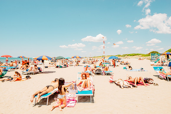 LIFE IS A BEACH A