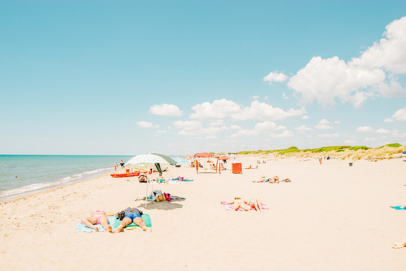 LIFE IS A BEACH A