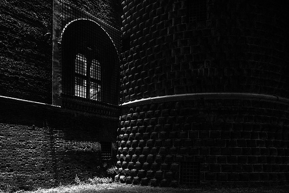 DARK CITIES MILAN